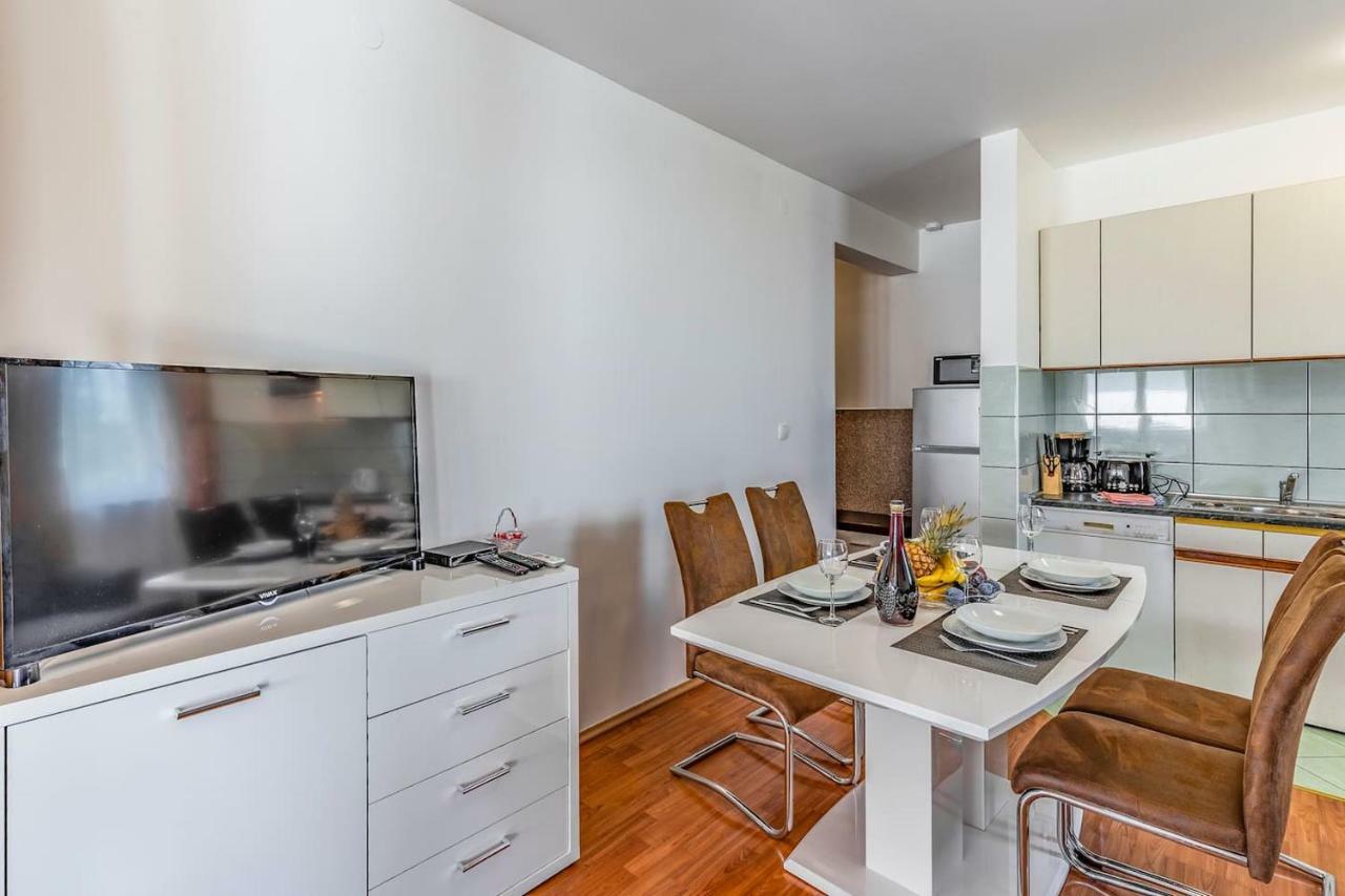All Seasons Apartment 普拉 外观 照片