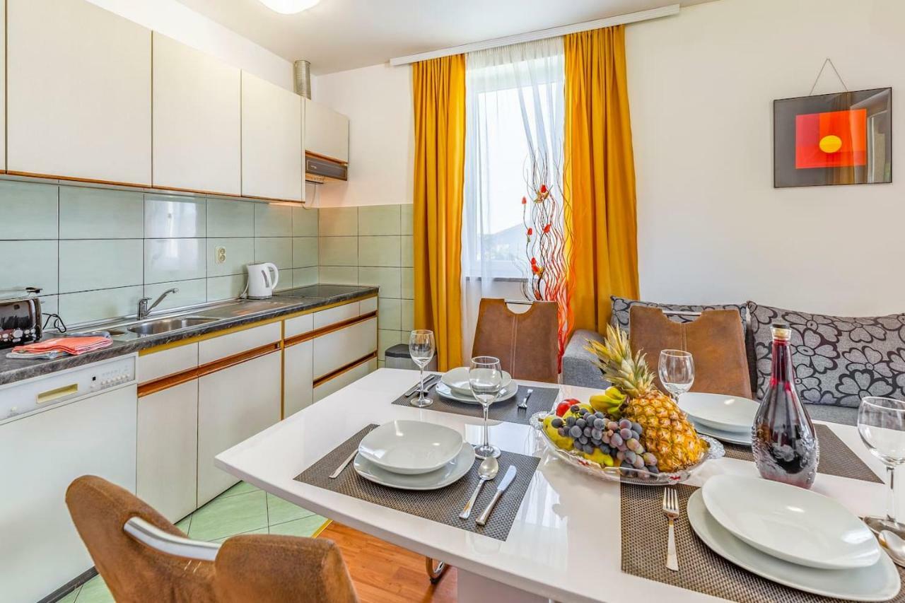 All Seasons Apartment 普拉 外观 照片
